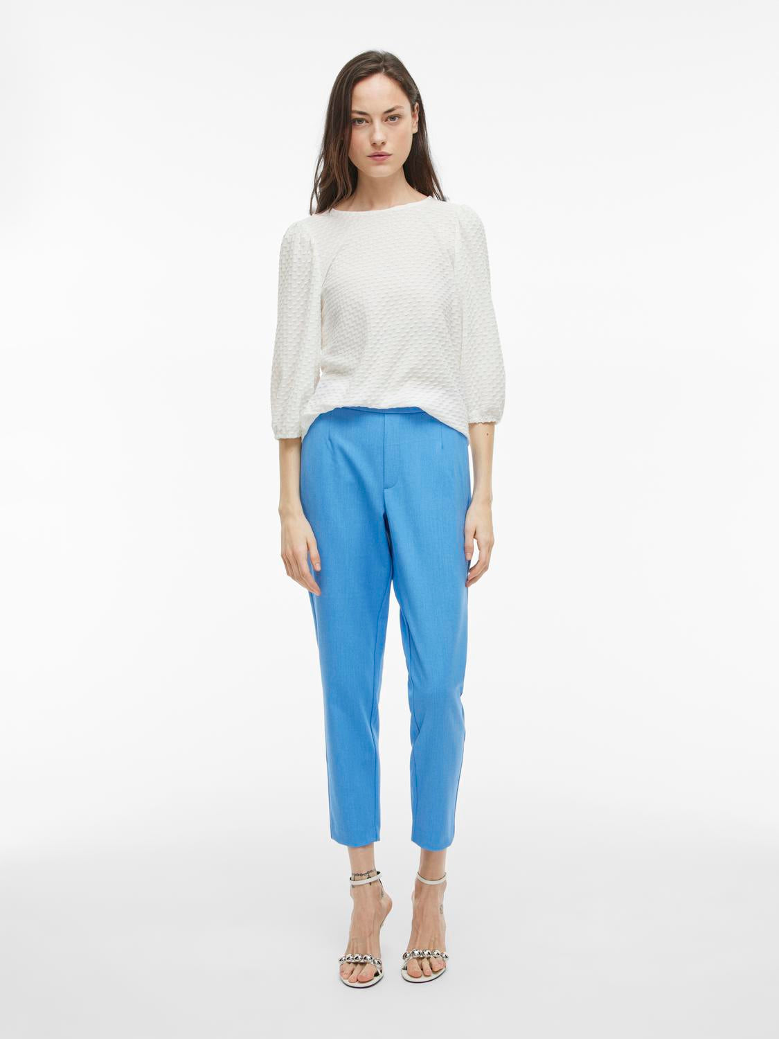 model_shot-front_full